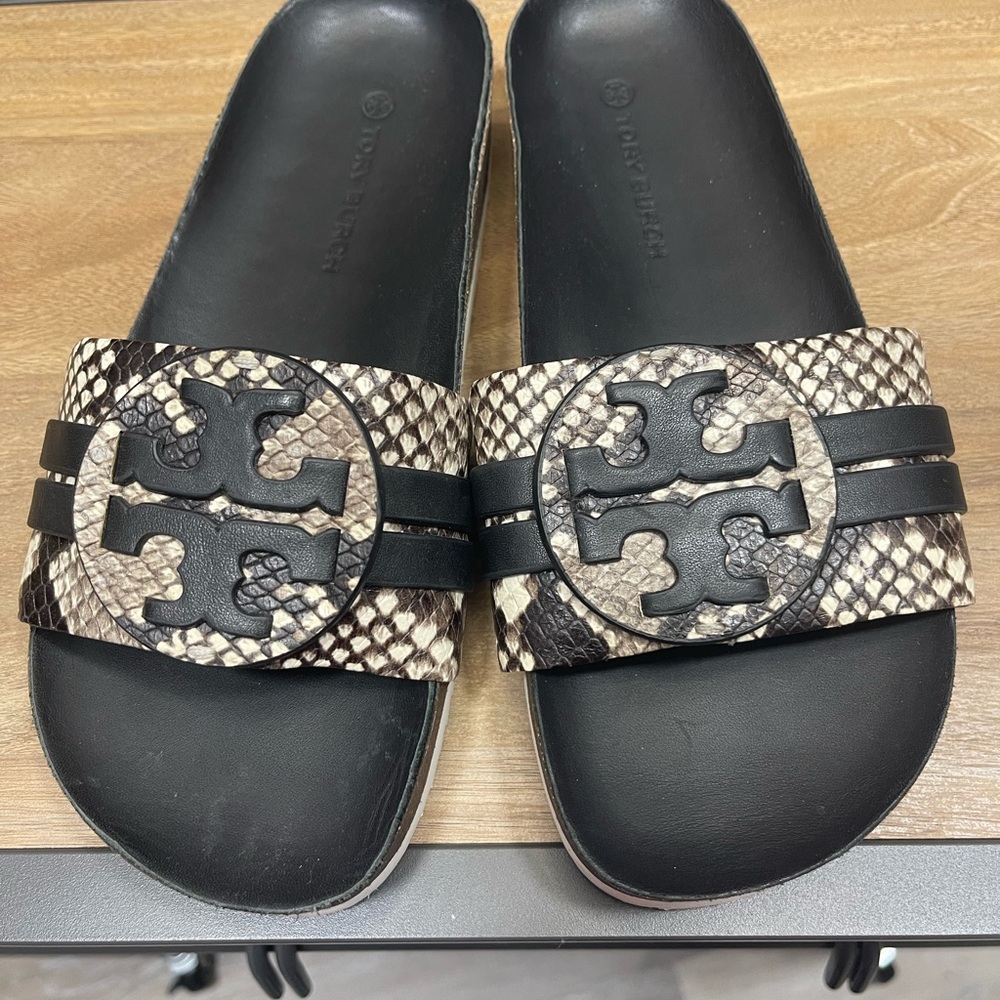 Tory Burch Size 7 slides